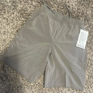 NWT Mens Lulelemon Pace Breaker Short 9” Lined